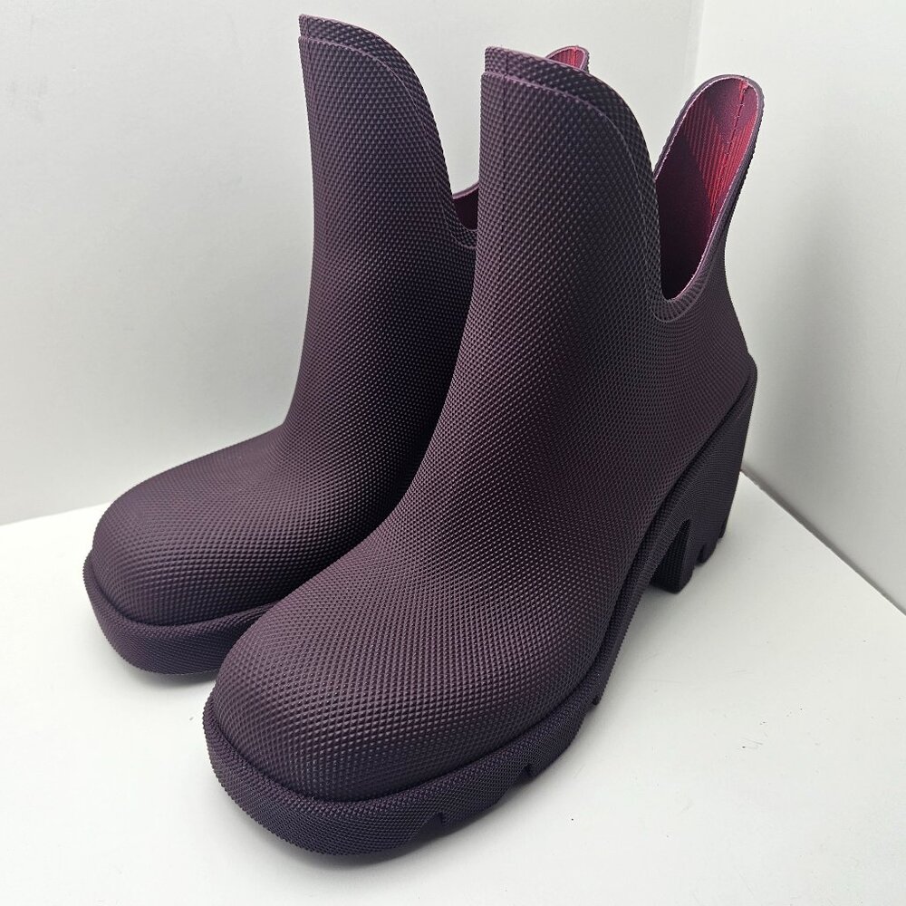 Burberry Rubber Rain Boots Dark Purple Sz9 Like New Box & Dustbag Included